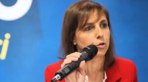 “No al dissenso, sì al consenso”: le Donne Dem scendono in piazza